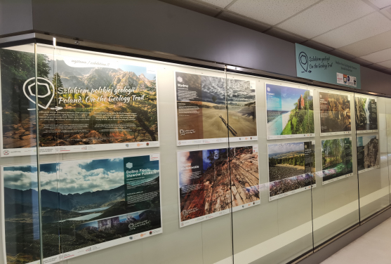 港大許士芬地質博物館聯同波蘭駐香港總領事館於2022年10月6日至12月6日舉辦《On the Geology Trail》特別展覽，展示一系列展現波蘭獨特地質地貌的照片。
 